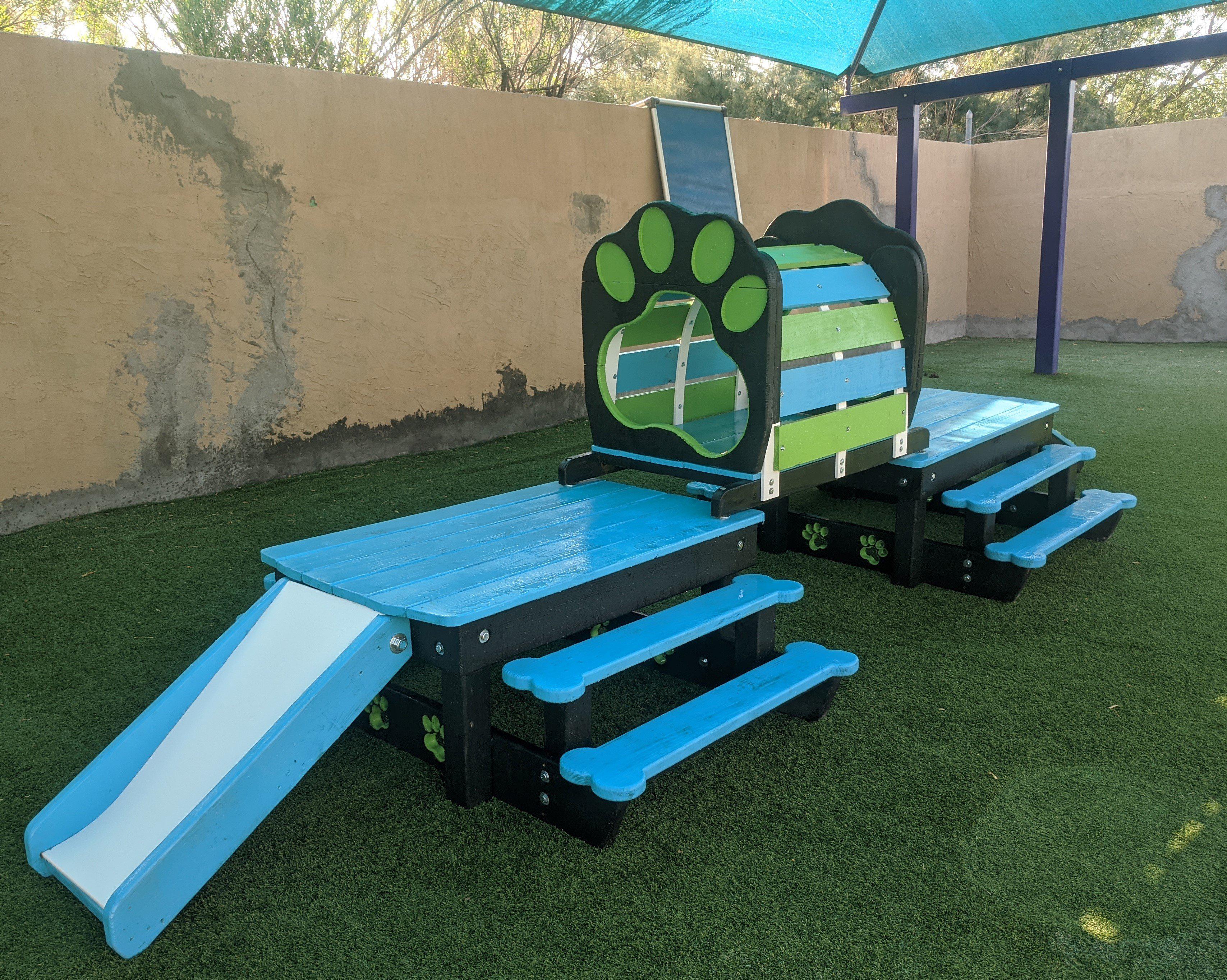 Puppy Scapes Double Platform with Tunnel