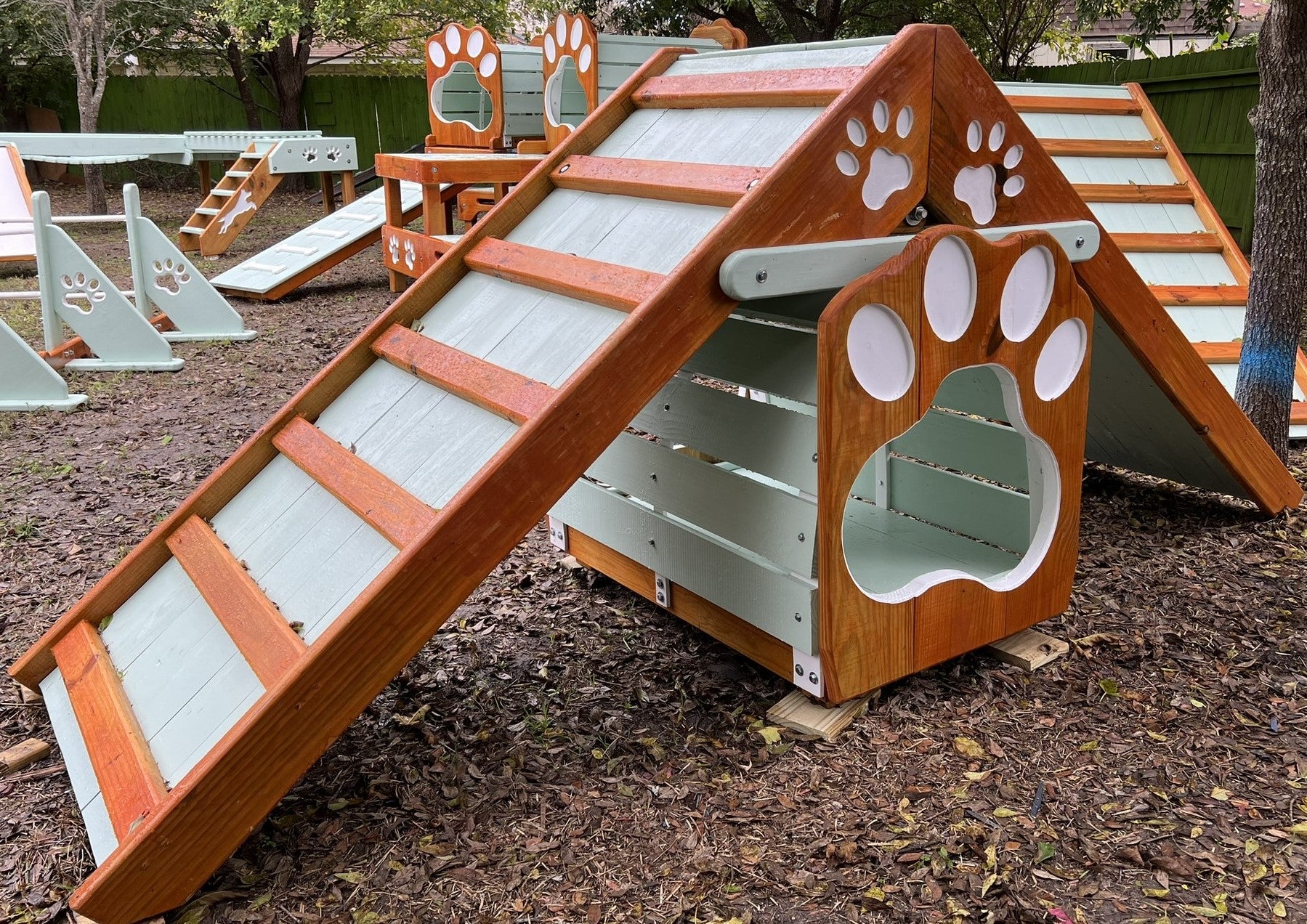 Puppy Scapes A-Frame with Tunnel