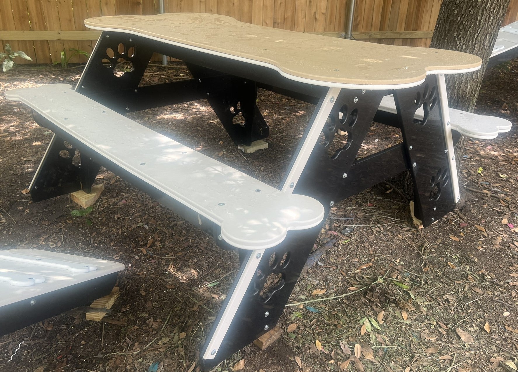 Puppy Scapes Picnic Table in HDPE